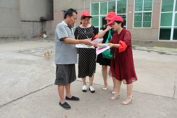 循环集团“红袖章”：石峰平安建设的亮丽风景线
